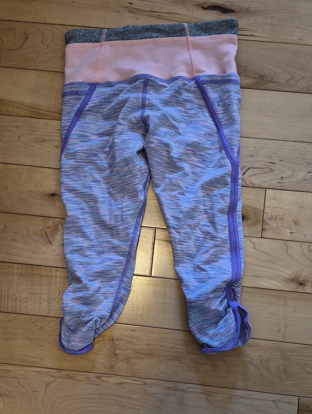 Girls Size 10 Ivivva Lilac Athletic Capri Leggings with Pink Waistband